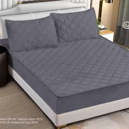 Husa Matlasata Tip Topper din Catifea 180x200cm, cu 2 Fete de Perna 50x70cm - Somn Odihnitor si Sustinere pentru Spate, Gri inchis