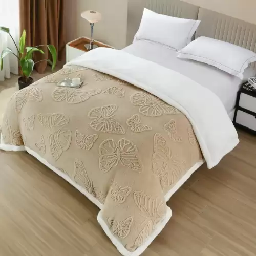 Patura Cocolino cu Fluturi 3D cu Blanita Sherpa, 200x230 cm – Confort si Eleganta de la Johny Home Pucioasa, Bej
