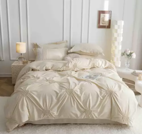 Set Lenjerie Pat Dublu 6 Piese din Bumbac Soft Touch , Pliuri Brodate cu Inimioare