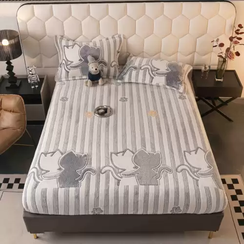 Cearsaf CoCoLiNo, JoJo Home, cu Elastic, 180x200x25cm, 2 fete de perne, 50x70cm, Alb, Gri, dungi, pisicute