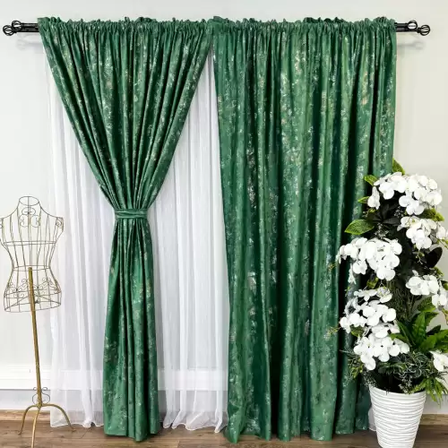 Draperie Catifea Asama cu insertii aurii, 140cm latime x 260cm inaltime, cu TIV LAT, Verde Smarald - V12