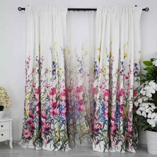 Draperie Satinata imprimata, flori roz, 140cm latime x 260cm inaltime, cu tiv lat pt bara
