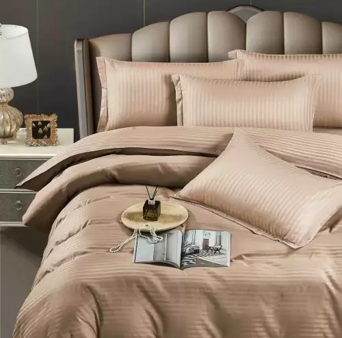 Lenjerie HoReCa, pat dublu, Damasc Finetat Deluxe cu Elastic, 6 piese, Jojo Home, Cappuccino