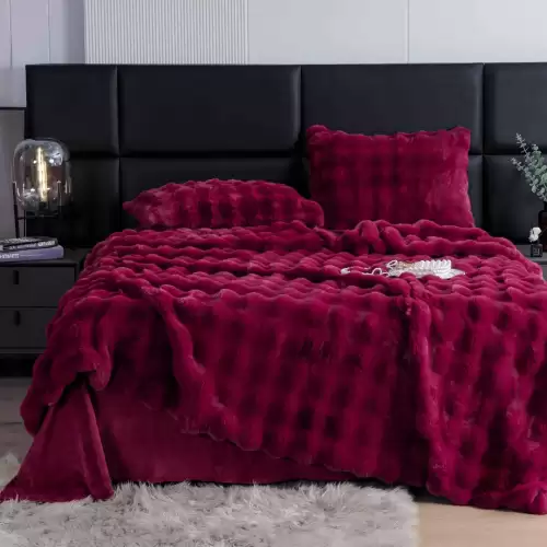 Lenjerie Luxury Pat Dublu, Jojo Home, ExtraPufoasa, din Blanita Artificiala tip Iepure, 6 piese, Grena