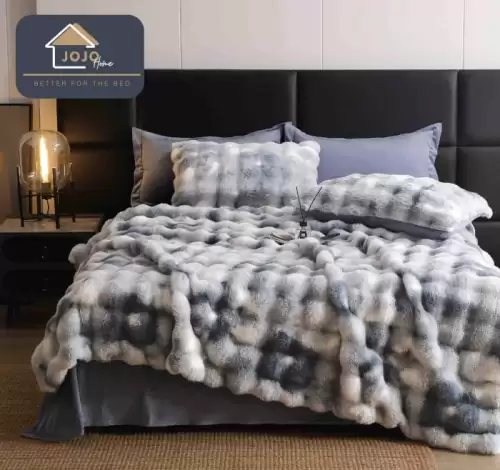 Lenjerie Pat Dublu 6 Piese, Super Pufoasa, din Blanita Artificiala de Iepure