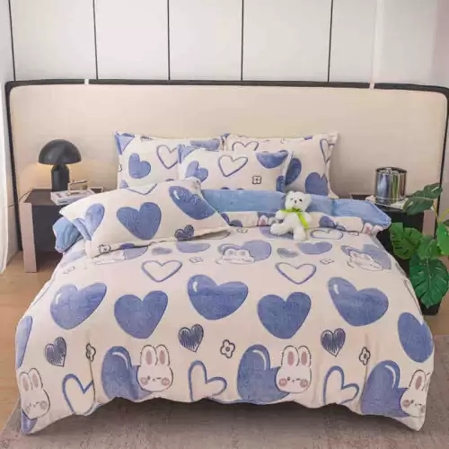 Lenjerie pat dublu, Super Pufoasa COCOLINO,cu ELASTIC, 4 piese, Jojo Home, Alb, Bleu, Inimioare