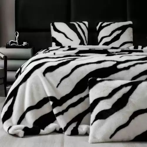 Patura Blanita (Artificiala) de Nurca, Jojo Home, 200x230cm, Alb, Negru