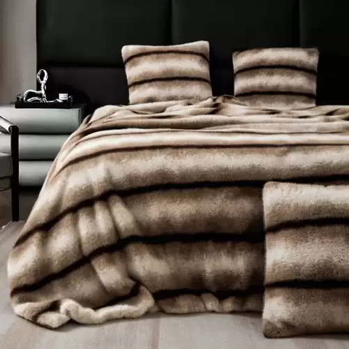 Patura Blanita (Artificiala) de Nurca, Jojo Home, 200x230cm, Bej, Maro, Negru