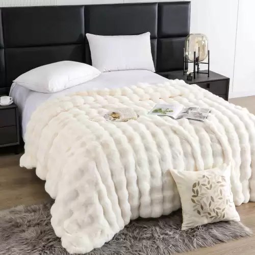 Patura Luxury Soft Touch, Jojo Home, cu Blanita Artificiala Tip Iepure, 200x230 cm, cu Fermoar, Crem