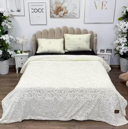 Patura Premium, Blanita Artificiala Fina, 200x230cm, Ivoire, Roses