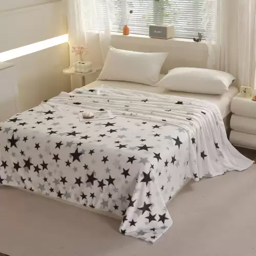 Patura Pufoasa CoCoLiNo (Fleece), 200x230cm, 240gr/mp, Alb, Stelute - Rasfatul Perfect pentru Serile Racoroase