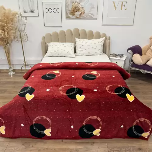 Patura Pufoasa CoCoLiNo (Fleece), 200x230cm, 240gr/mp, Visiniu, Inimioare - Rasfatul Perfect pentru Serile Racoroase
