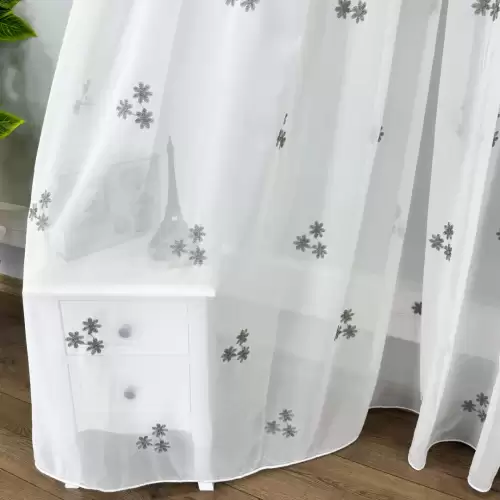 Perdea Anabelle din Voal Brodat, model cu flori gri, Alb, 140cm latime x 260cm inaltime, cu rejansa pt bara
