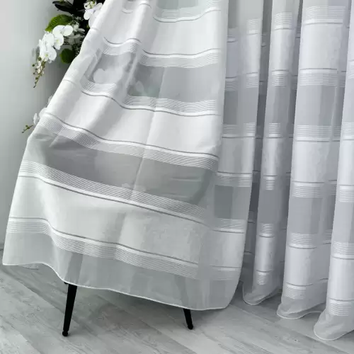 Perdea Cristal tip IN plin, Alb, model gheata, 140cm latime x 260cm inaltime, cu rejansa pt bara