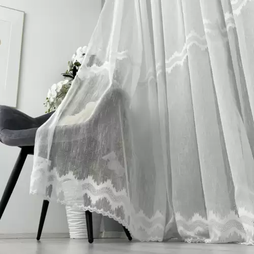 Perdea Lorena tip IN Brodat, Alb, 140cm latime x 260cm inaltime, cu rejansa pt bara