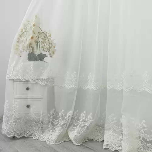 Perdea Melisa din Tulle cu Broderie, Ivoire, 140cm latime x 260cm inaltime, cu rejansa pt bara