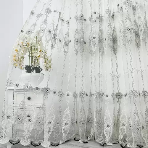 Perdea Merry din Tulle cu Broderie, model elegant, Crem - Negru, 140cm latime x 260cm inaltime, cu rejansa pt bara