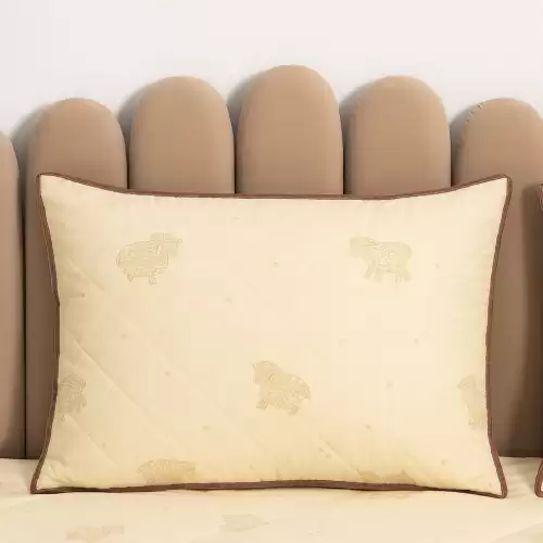 Perna matlasata umpluta cu LANA Wooltex 50x70 cm, Fabricata in Romania