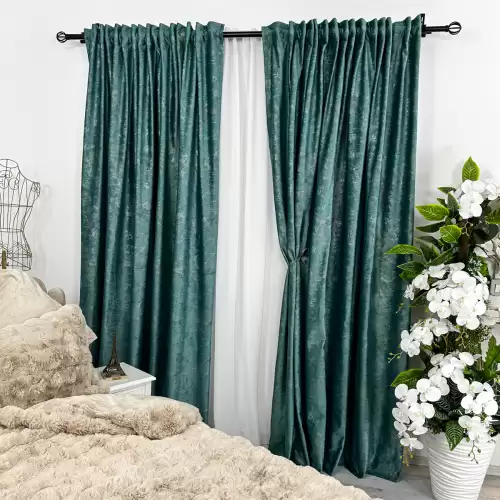 Set 2 Draperii Catifea cu insertii metalizate, Bleu Aqua - V9, 140cm latime  x 260cm inaltime, cu tiv lat pt bara