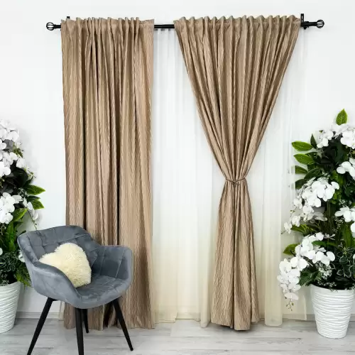 Set 2 Draperii din Catifea Plisata cu opacitate ridicata, Bej gold, 140cm latime x 260cm inaltime, cu tiv lat pt bara