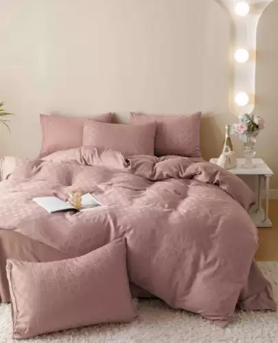 Set Lenjerie Pat Dublu 6 Piese din Jacquard Finetat, Lux si Confort