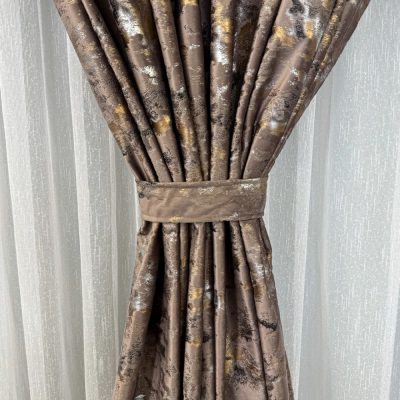 Draperie Catifea Nikko cu insertii aurii, Roz prafuit, 140cm latime x 260cm inaltime, cu tiv lat pt bara