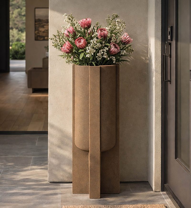 Vaza decorativa, Mauro Ferretti, Moai Outdoor, 42x101 cm, polirasina, maro